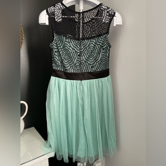 ModCloth floral lace tulle dress | Starlet’s Web | sweetheart neckline retro - Picture 6 of 16